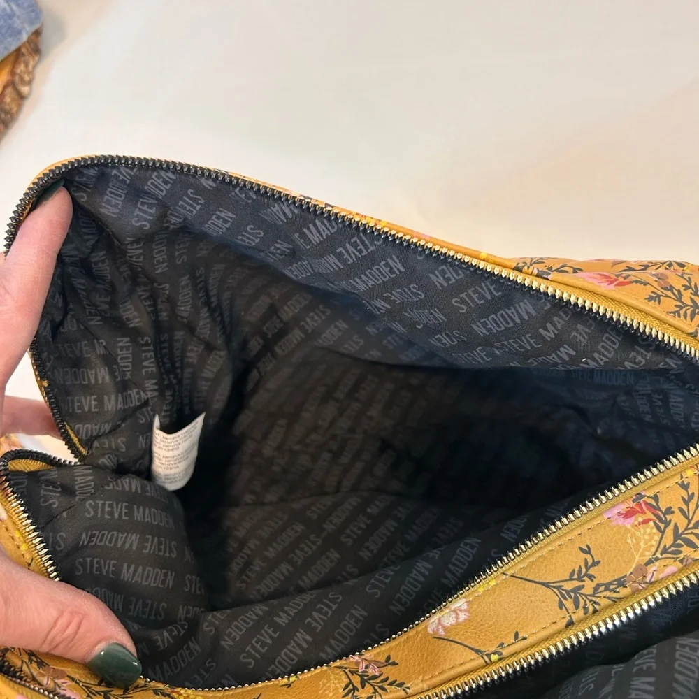 Steve Madden Floral Travel Bag Purse Double Zipper Side Handle Yellow 9'' x 10'' - Picture 9 of 12